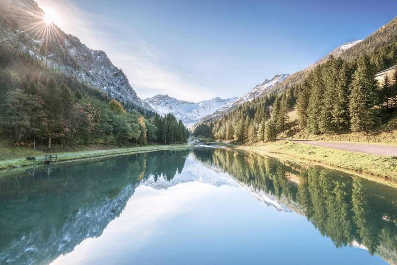Sonnenaufgang am Gänglesee in Liechtenstein