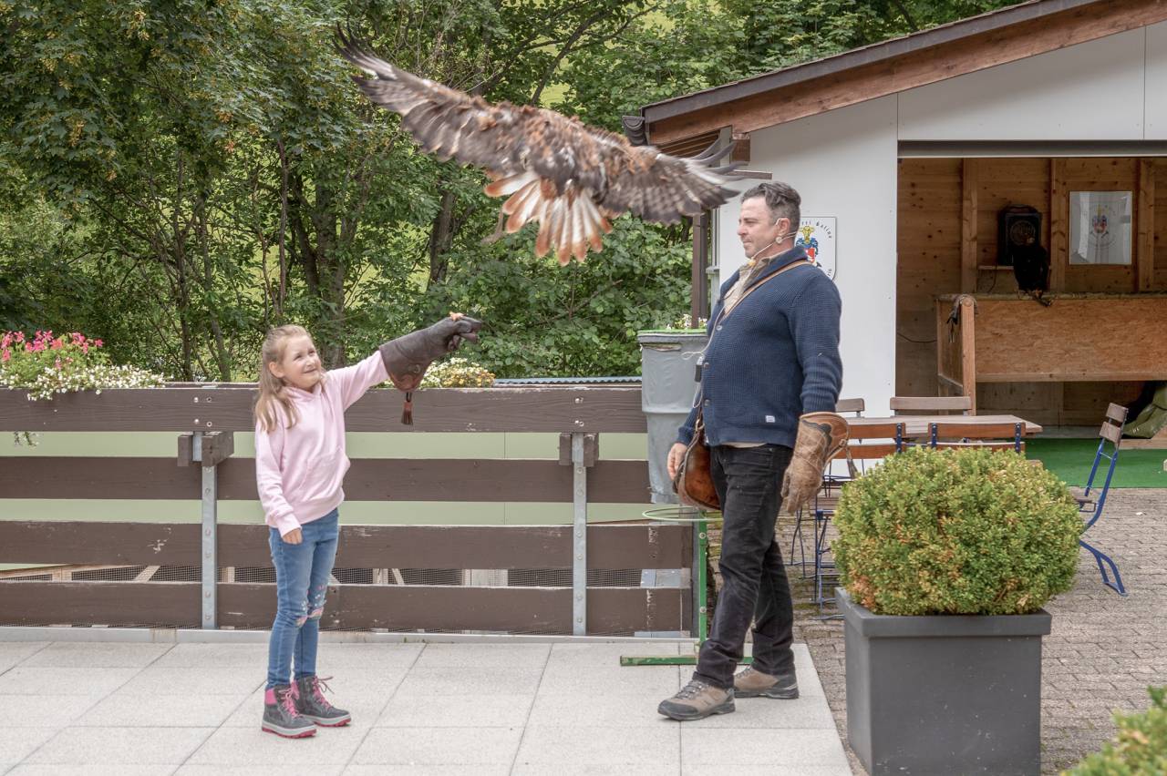 Greifvogel-Flugschau Galina - Gorfion Familienhotel Liechtenstein
