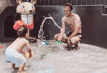 Spielzeit im Babybecken des Familienhotel Gorfion Liechtenstein