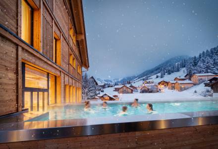 BergPanoramaPool - Gorfion Familienhotel Liechtenstein