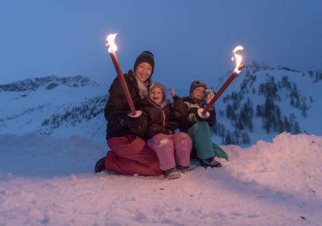Fackelwanderung mit Kindern im Winter in Malbun