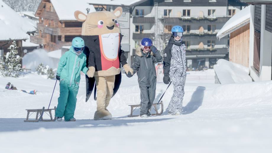 🏔️ Startklar für euren Winterurlaub? Wir machen’s einfach! Symbolfoto